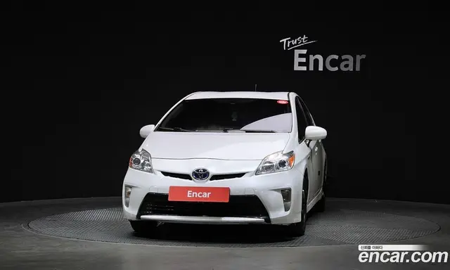 Toyota Prius 2015 1.8 автомат (гидро), миниатюра 3