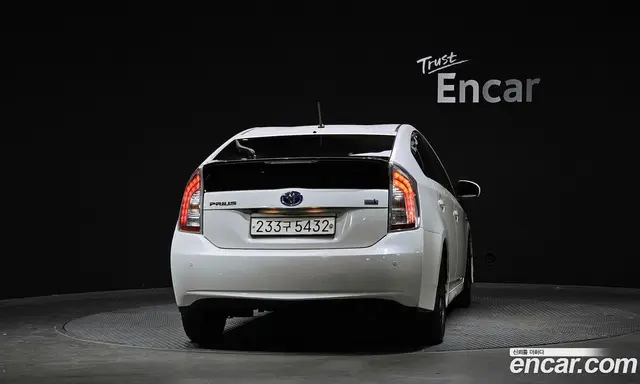 Toyota Prius 2015 1.8 автомат (гидро), миниатюра 4