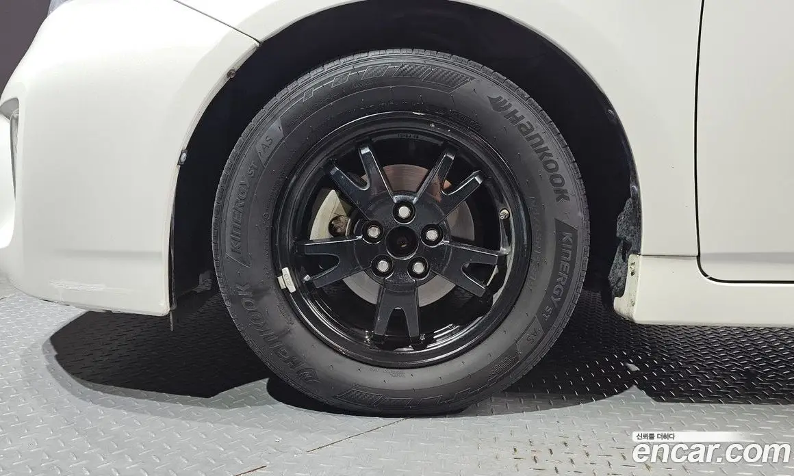 Toyota Prius 2015 1.8 автомат (гидро), фото 5