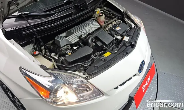 Toyota Prius 2015 1.8 автомат (гидро), миниатюра 6