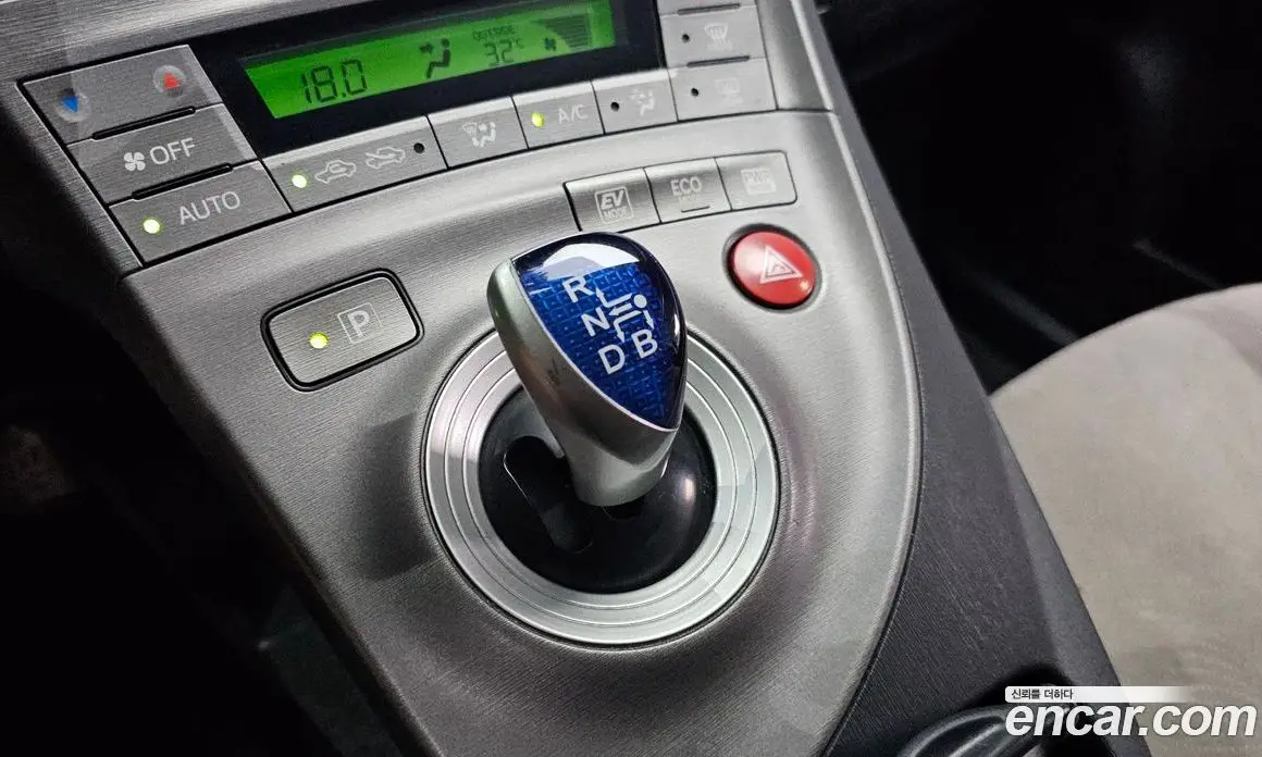Toyota Prius 2015 1.8 автомат (гидро), фото 9