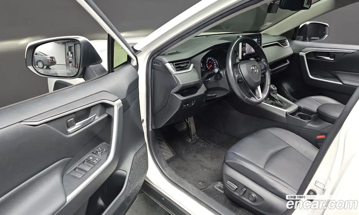 Toyota RAV4 2019 2.5 автомат (гидро), фото 12