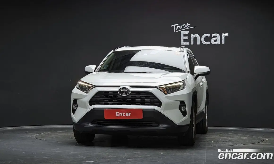 Toyota RAV4 2019 2.5 автомат (гидро), фото 3