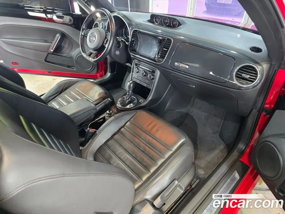 Volkswagen Beatle 2012 2.0 автомат (гидро), фото 6