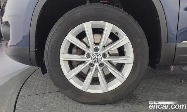 Volkswagen Tiguan 2015 2.0 автомат (гидро), миниатюра 5