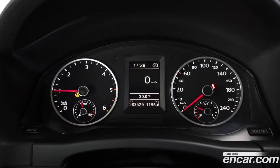 Volkswagen Tiguan 2015 2.0 автомат (гидро), фото 8