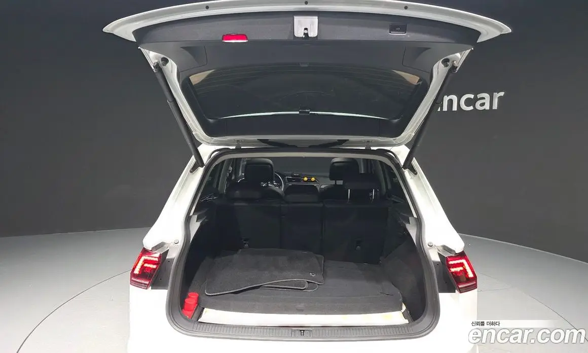 Volkswagen Tiguan 2020 2.0 автомат (гидро), фото 20