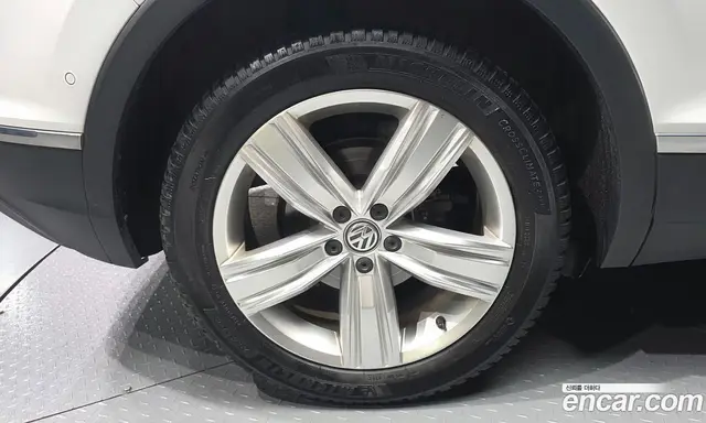 Volkswagen Tiguan 2020 2.0 автомат (гидро), миниатюра 5