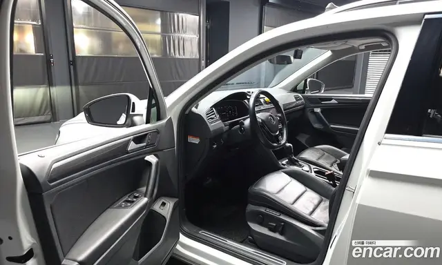Volkswagen Tiguan 2020 2.0 автомат (гидро), миниатюра 10