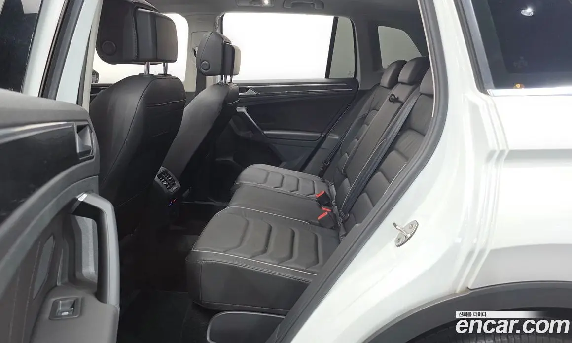 Volkswagen Tiguan 2021 2.0 автомат (гидро), фото 12