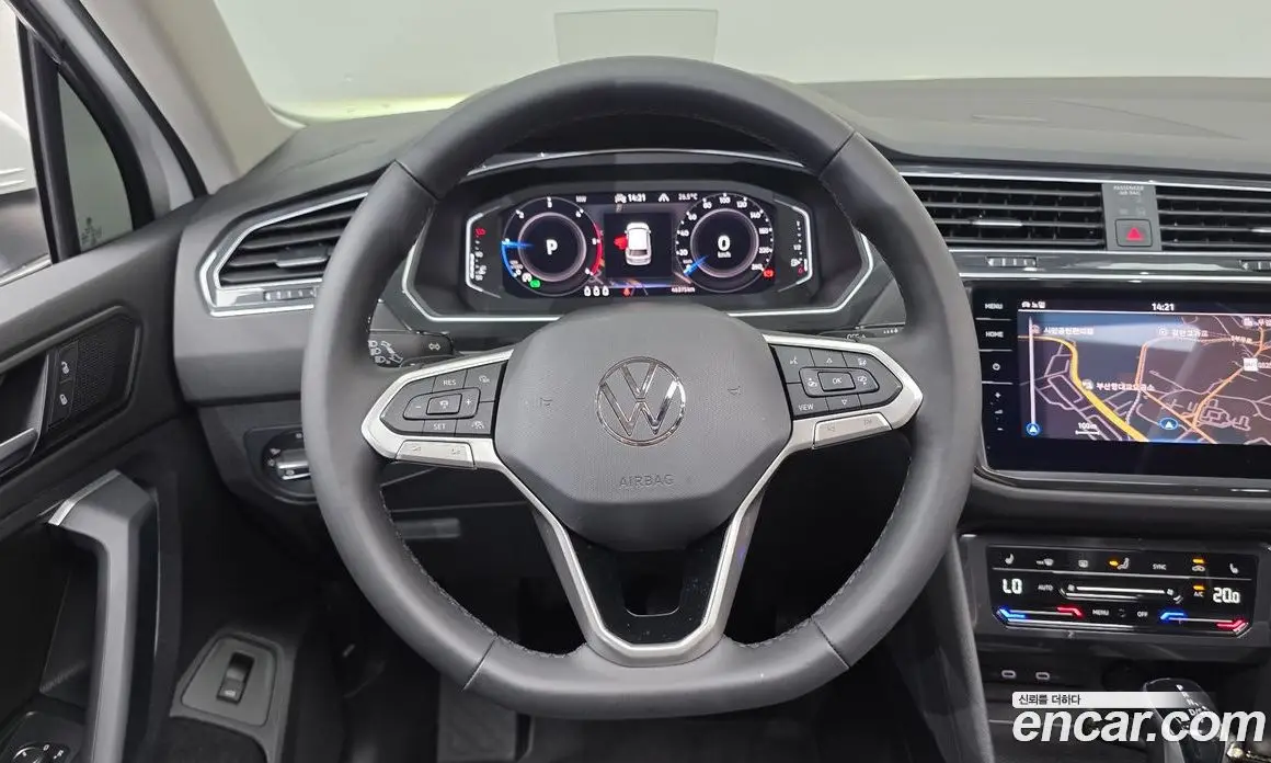 Volkswagen Tiguan 2021 2.0 автомат (гидро), фото 13