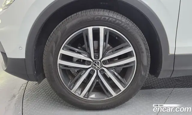 Volkswagen Tiguan 2021 2.0 автомат (гидро), миниатюра 5