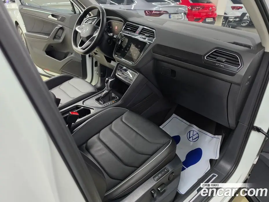 Volkswagen Tiguan 2022 2.0 автомат (гидро), фото 18