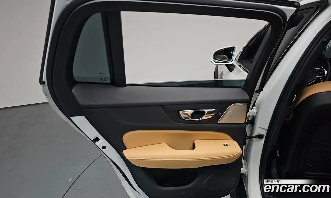Volvo V60 2024 2.0 автомат (гидро), фото 14
