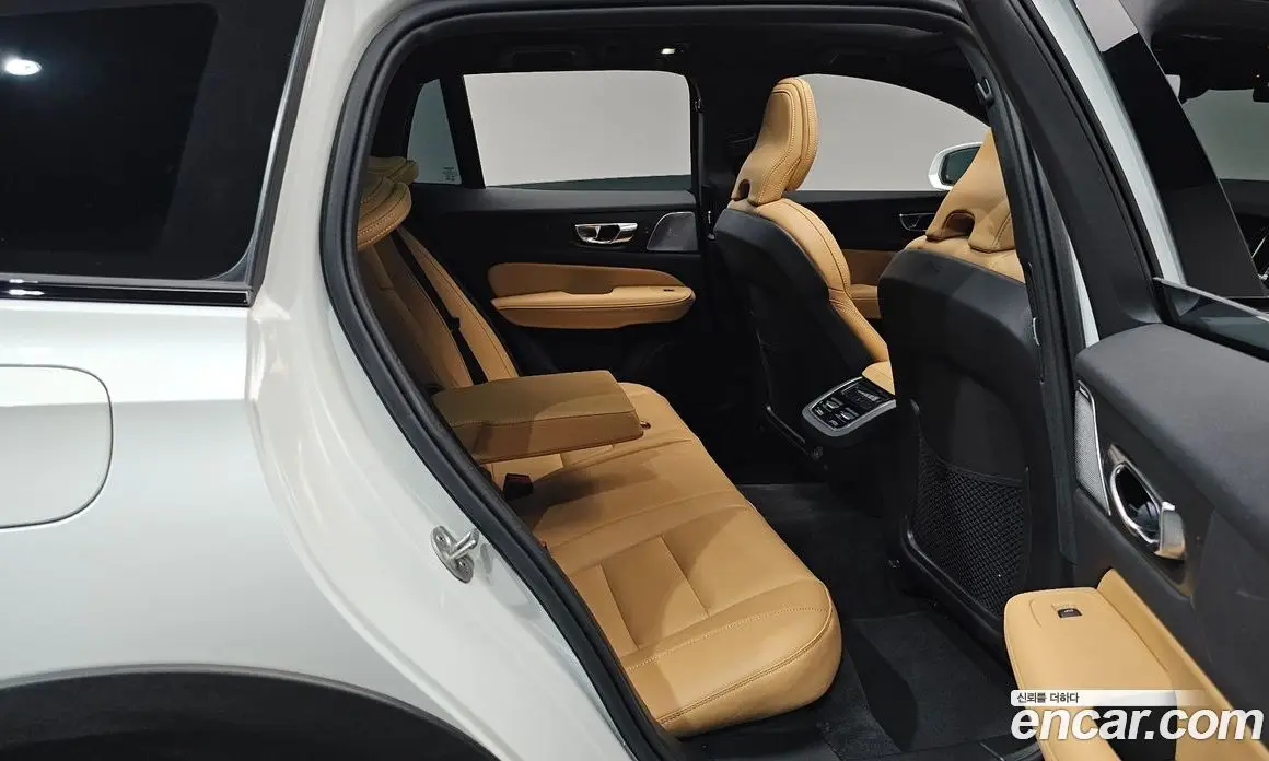 Volvo V60 2024 2.0 автомат (гидро), фото 16