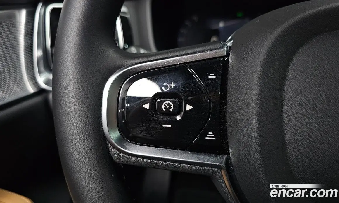 Volvo V60 2024 2.0 автомат (гидро), фото 33