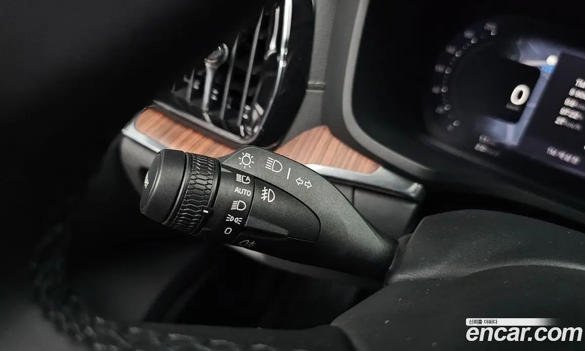 Volvo V60 2024 2.0 автомат (гидро), фото 34