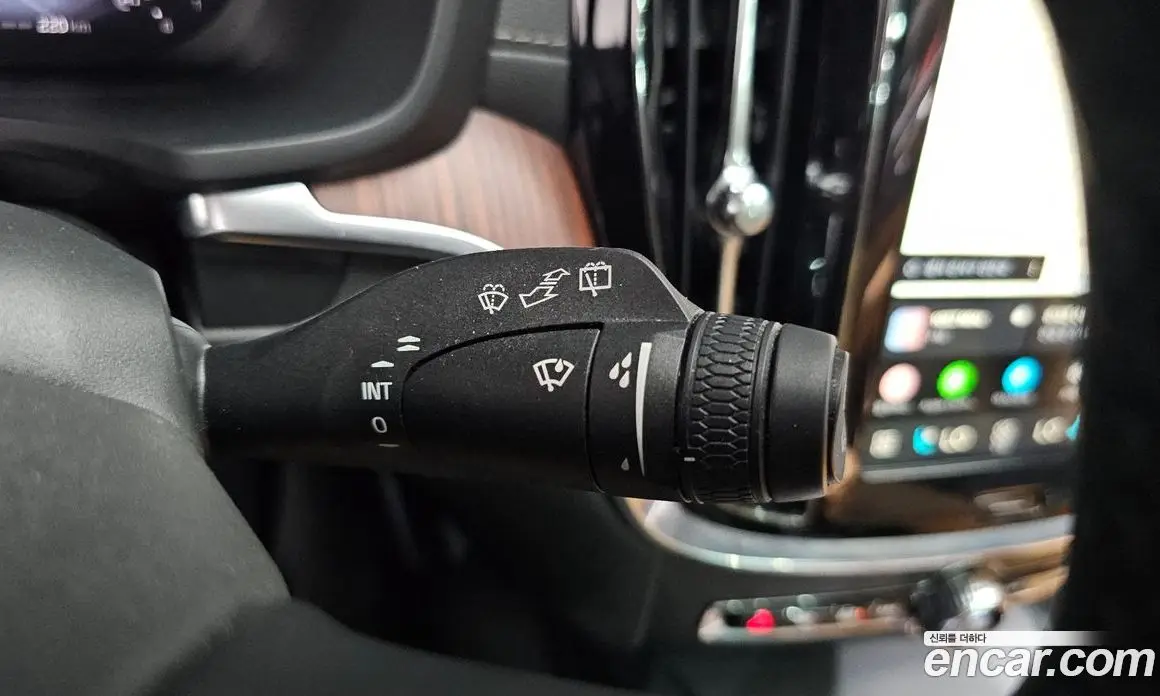 Volvo V60 2024 2.0 автомат (гидро), фото 37