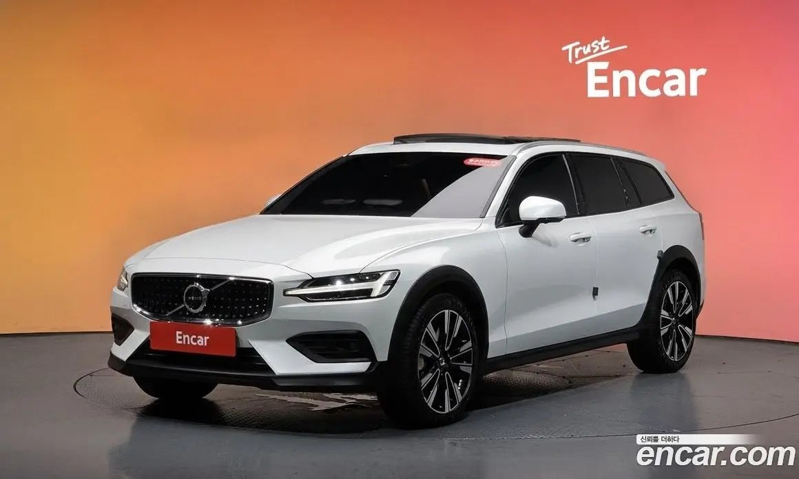 Volvo V60 2024 2.0 автомат (гидро), фото 39