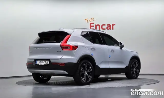 Volvo XC40 2020 2.0 автомат (гидро), миниатюра 2