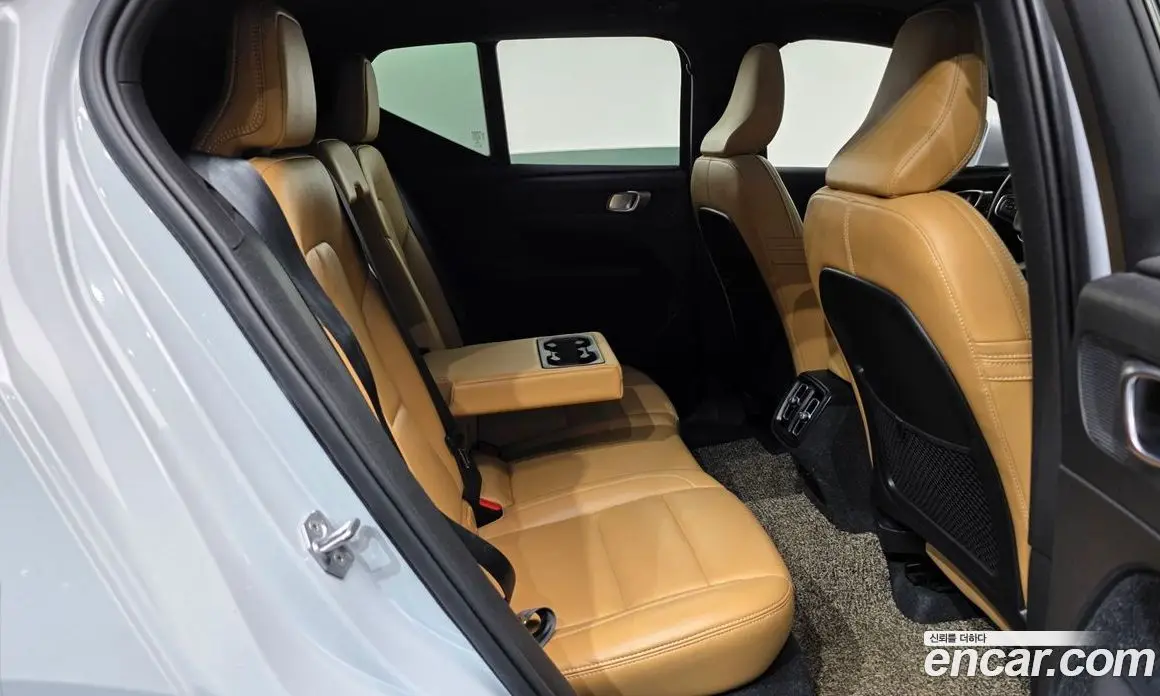 Volvo XC40 2020 2.0 автомат (гидро), фото 18