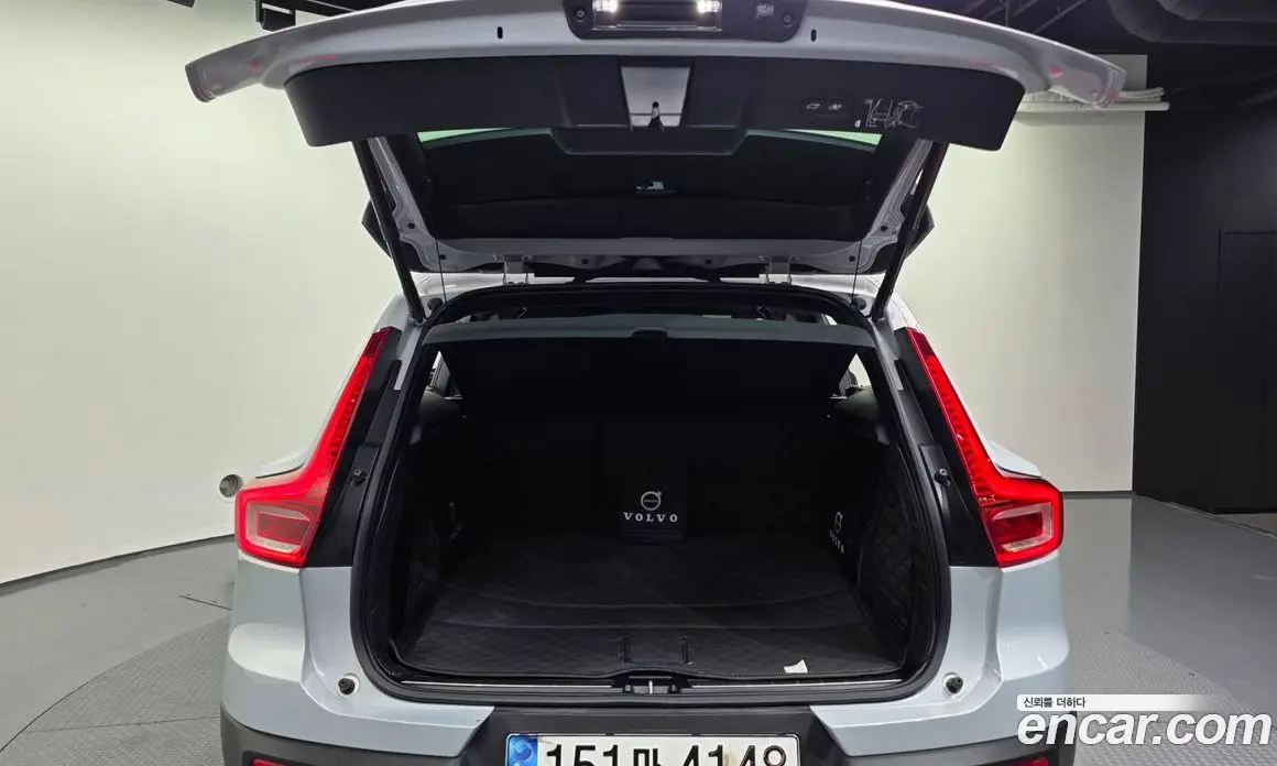 Volvo XC40 2020 2.0 автомат (гидро), фото 26