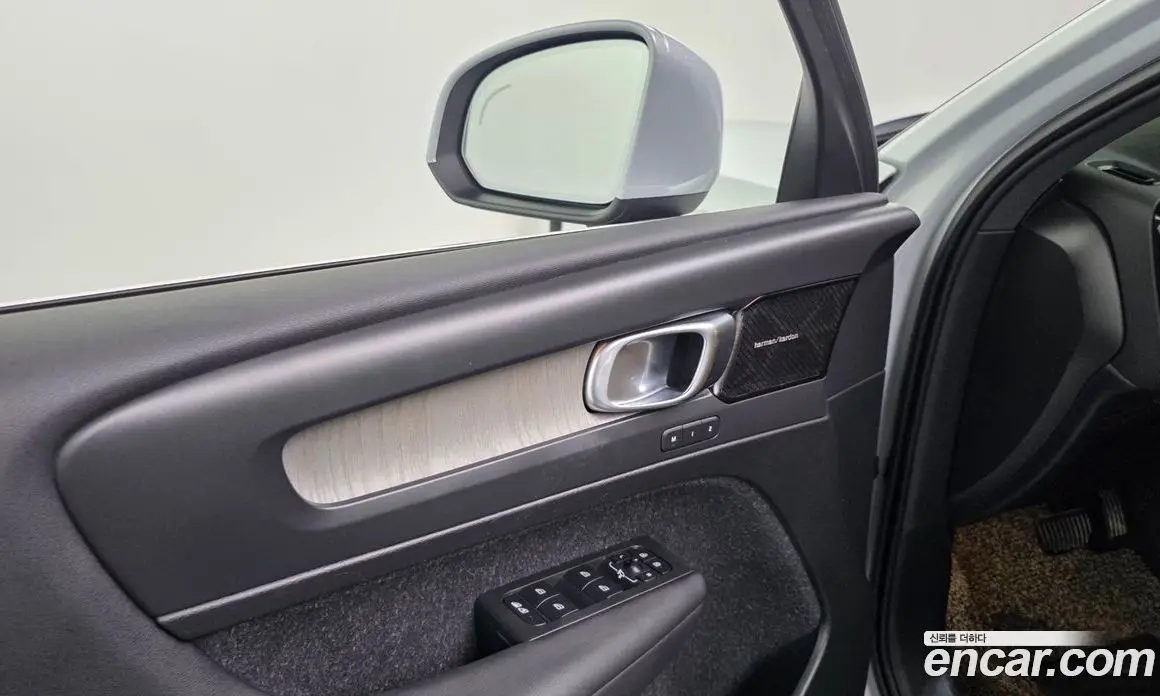 Volvo XC40 2020 2.0 автомат (гидро), фото 27