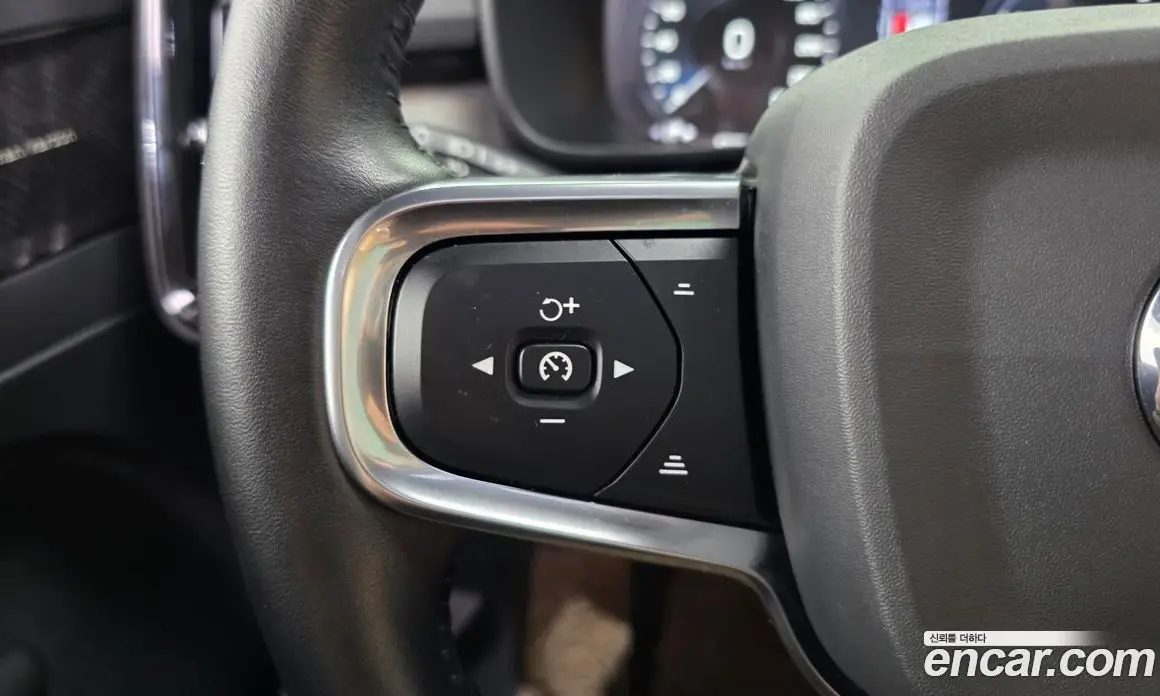 Volvo XC40 2020 2.0 автомат (гидро), фото 29