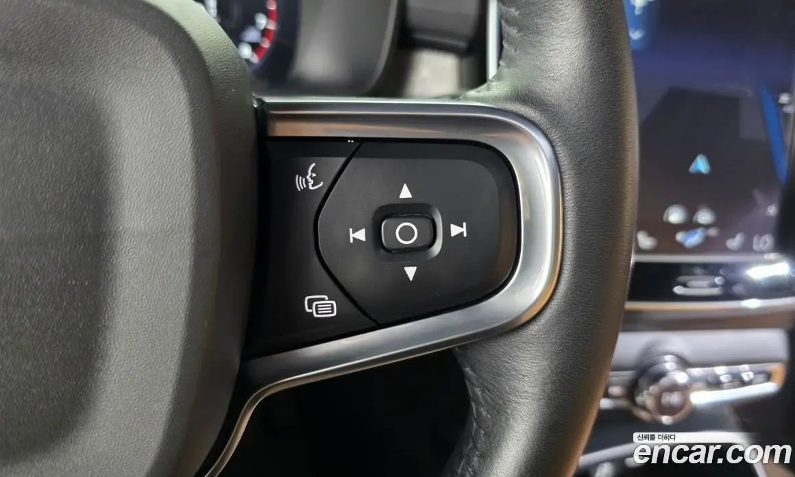 Volvo XC40 2020 2.0 автомат (гидро), фото 32