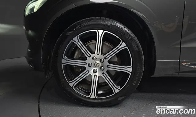 Volvo XC60 2019 2.0 автомат (гидро), миниатюра 5