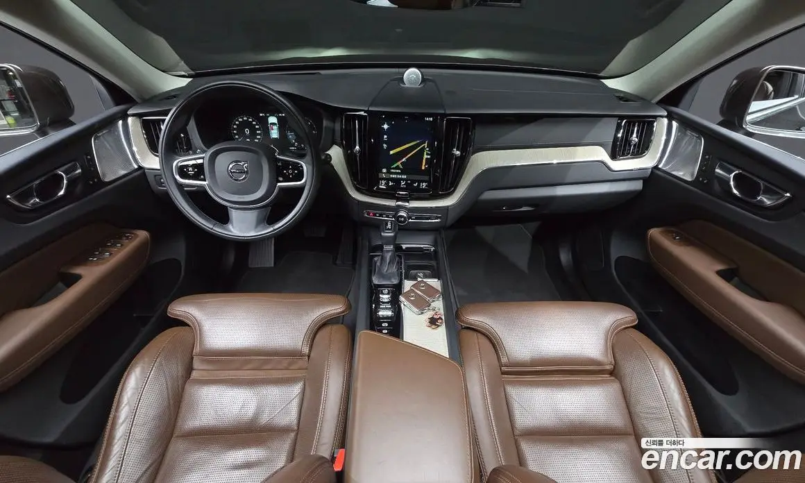 Volvo XC60 2019 2.0 автомат (гидро), фото 7