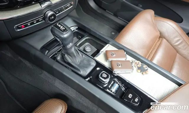 Volvo XC60 2019 2.0 автомат (гидро), миниатюра 9