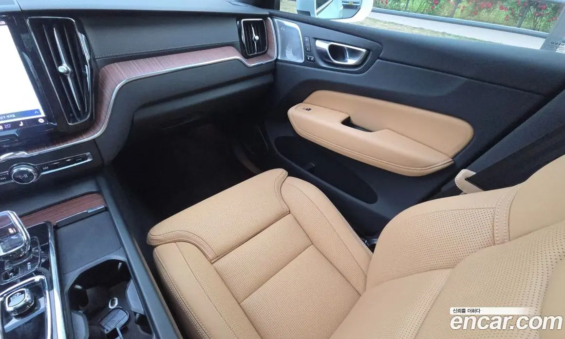 Volvo XC60 2023 2.0 автомат (гидро), фото 16 Volvo XC60 2023 2.0 автомат (гидро), фото 16