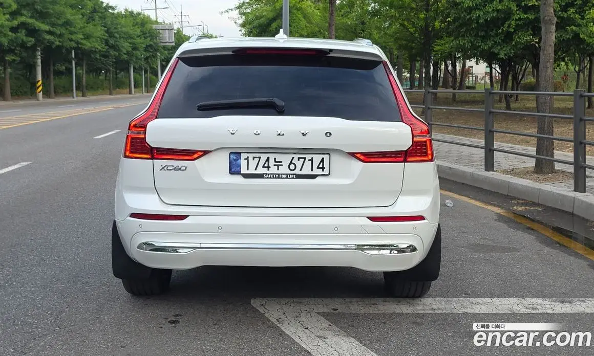 Volvo XC60 2023 2.0 автомат (гидро), фото 4 Volvo XC60 2023 2.0 автомат (гидро), фото 4