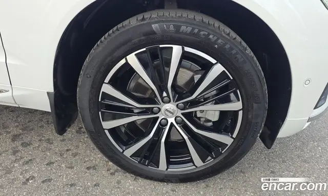 Volvo XC60 2023 2.0 автомат (гидро), миниатюра 5 Volvo XC60 2023 2.0 автомат (гидро), миниатюра 5