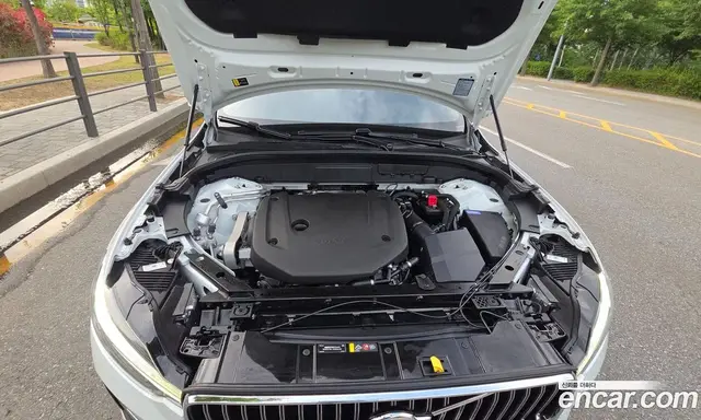 Volvo XC60 2023 2.0 автомат (гидро), миниатюра 6 Volvo XC60 2023 2.0 автомат (гидро), миниатюра 6