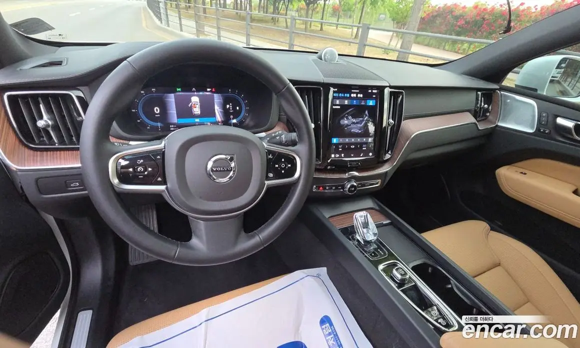 Volvo XC60 2023 2.0 автомат (гидро), фото 7 Volvo XC60 2023 2.0 автомат (гидро), фото 7