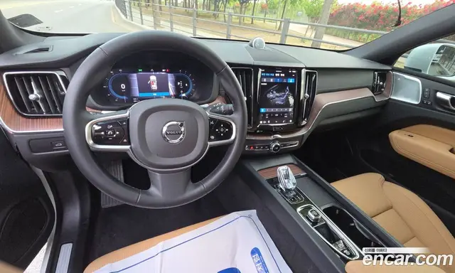 Volvo XC60 2023 2.0 автомат (гидро), миниатюра 7 Volvo XC60 2023 2.0 автомат (гидро), миниатюра 7