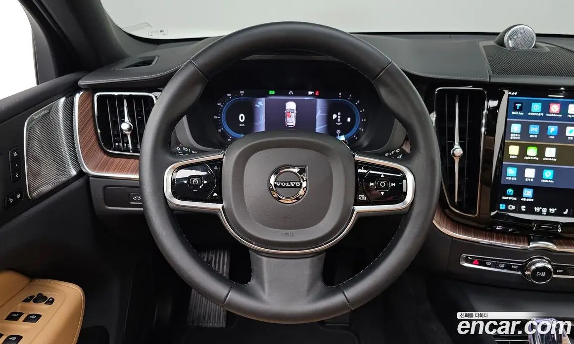 Volvo XC60 2024 2.0 автомат (гидро), фото 19