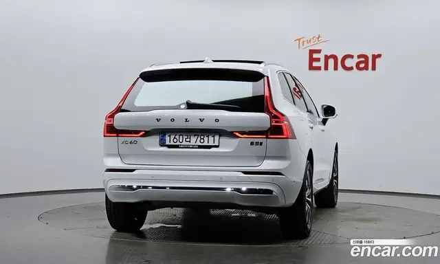 Volvo XC60 2024 2.0 автомат (гидро), миниатюра 4