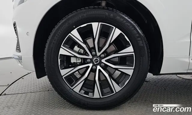 Volvo XC60 2024 2.0 автомат (гидро), миниатюра 5