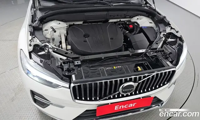 Volvo XC60 2024 2.0 автомат (гидро), миниатюра 6