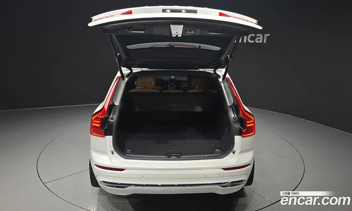 Volvo XC60 2025 2.0 автомат (гидро), фото 35