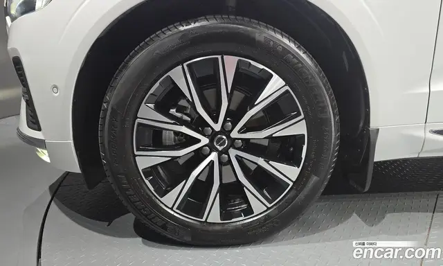 Volvo XC60 2025 2.0 автомат (гидро), миниатюра 5