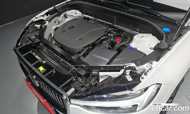 Volvo XC60 2025 2.0 автомат (гидро), миниатюра 6