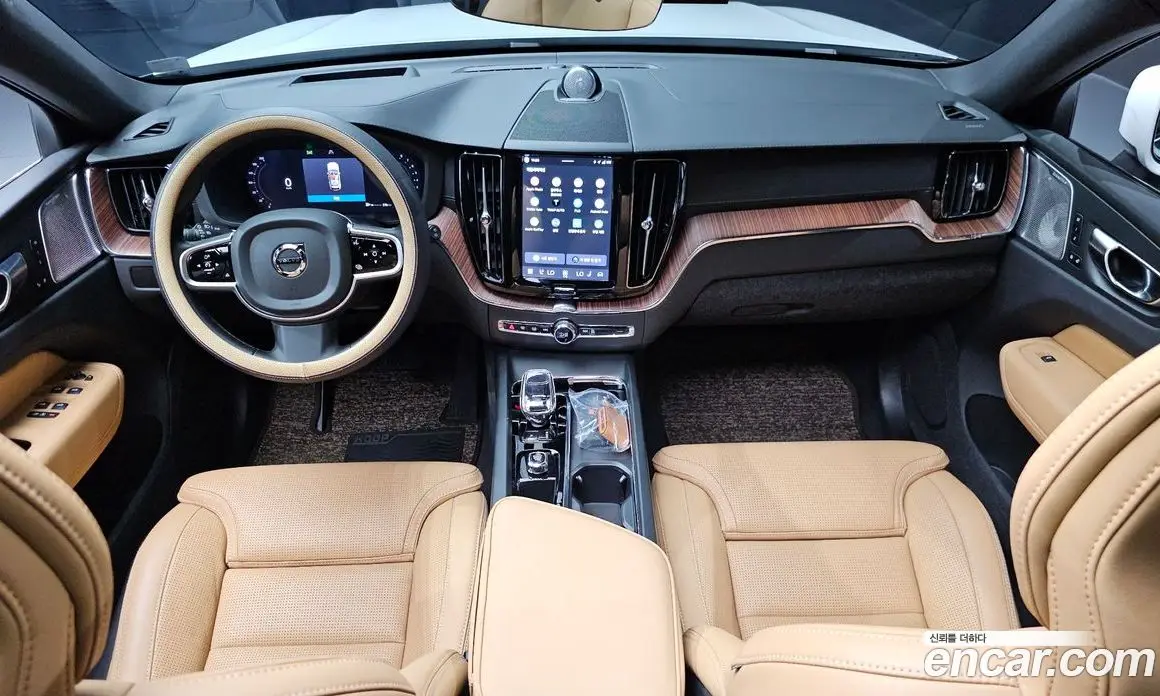 Volvo XC60 2025 2.0 автомат (гидро), фото 10