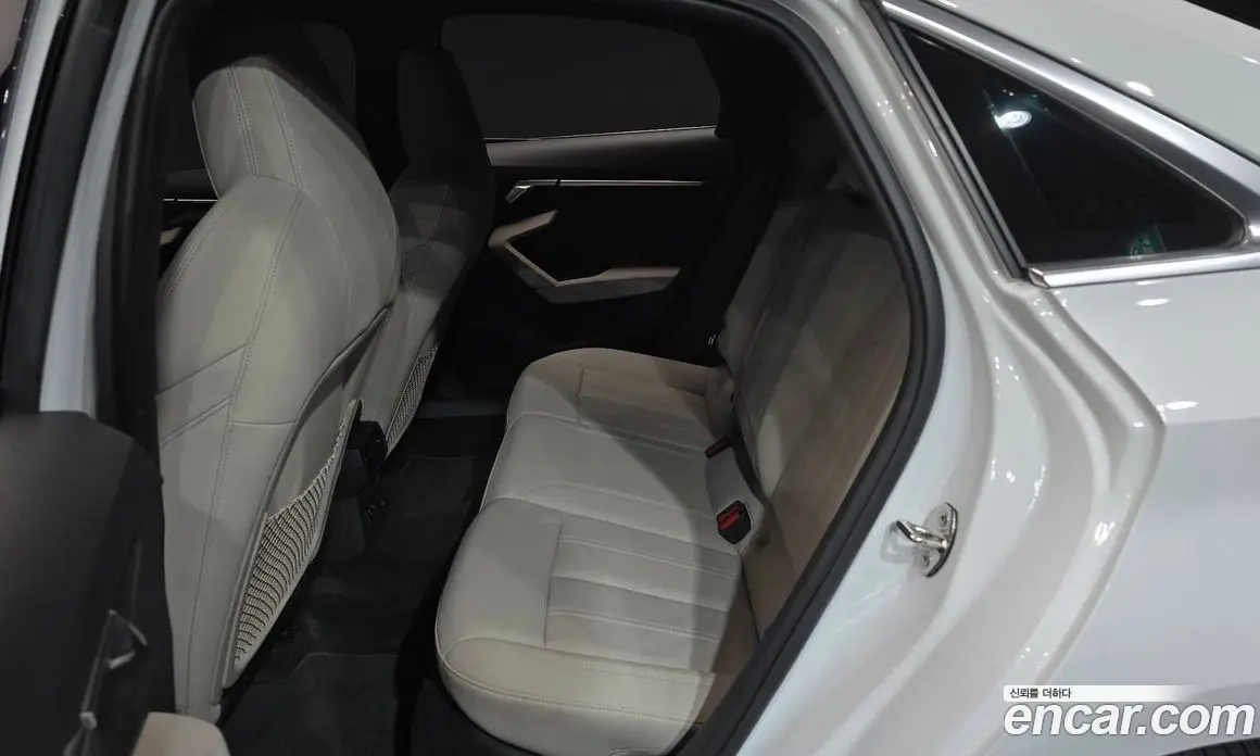 Audi A3 2022 2.0 автомат (гидро), фото 18