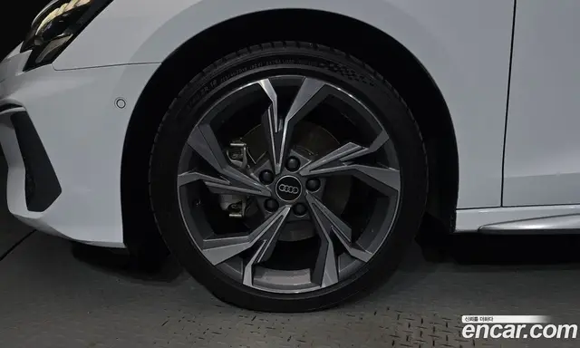 Audi A3 2022 2.0 автомат (гидро), миниатюра 5