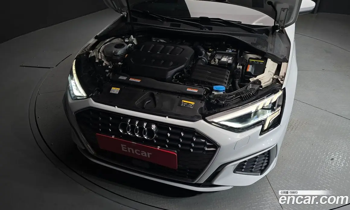 Audi A3 2022 2.0 автомат (гидро), фото 6