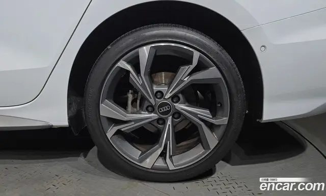 Audi A3 2022 2.0 автомат (гидро), миниатюра 7